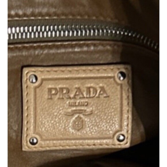 Prada Genuine Leather Shoulder/Handbag In Camel Zip Closure With Lock Luxury - Picture 4 of 16